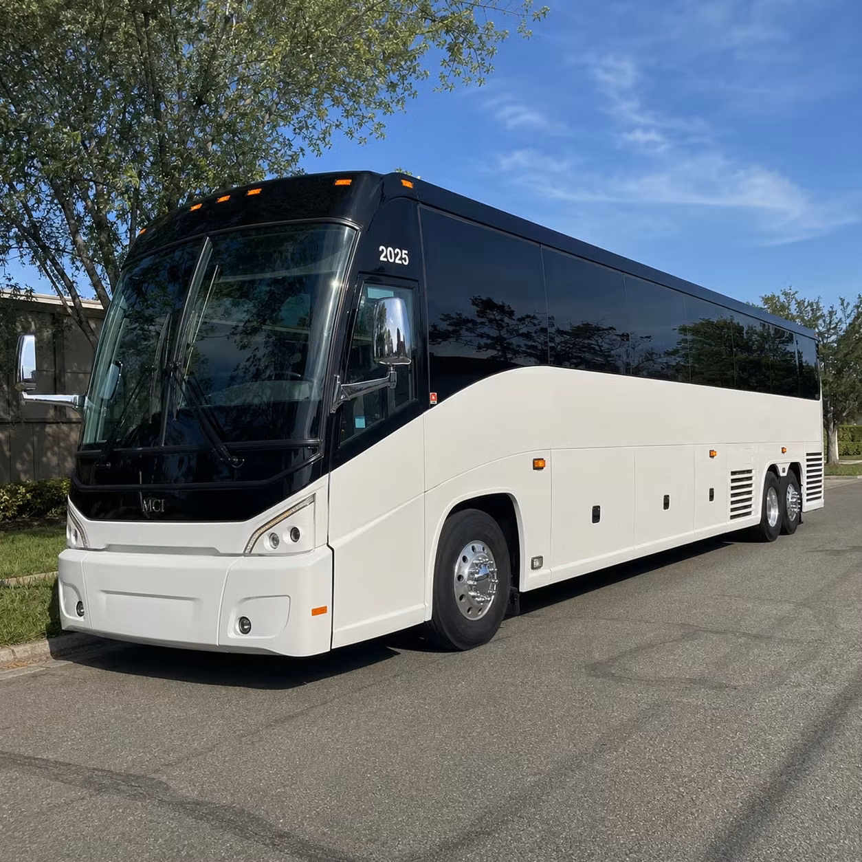 choosing a long distance bus for norwalk sports teams and fan groups