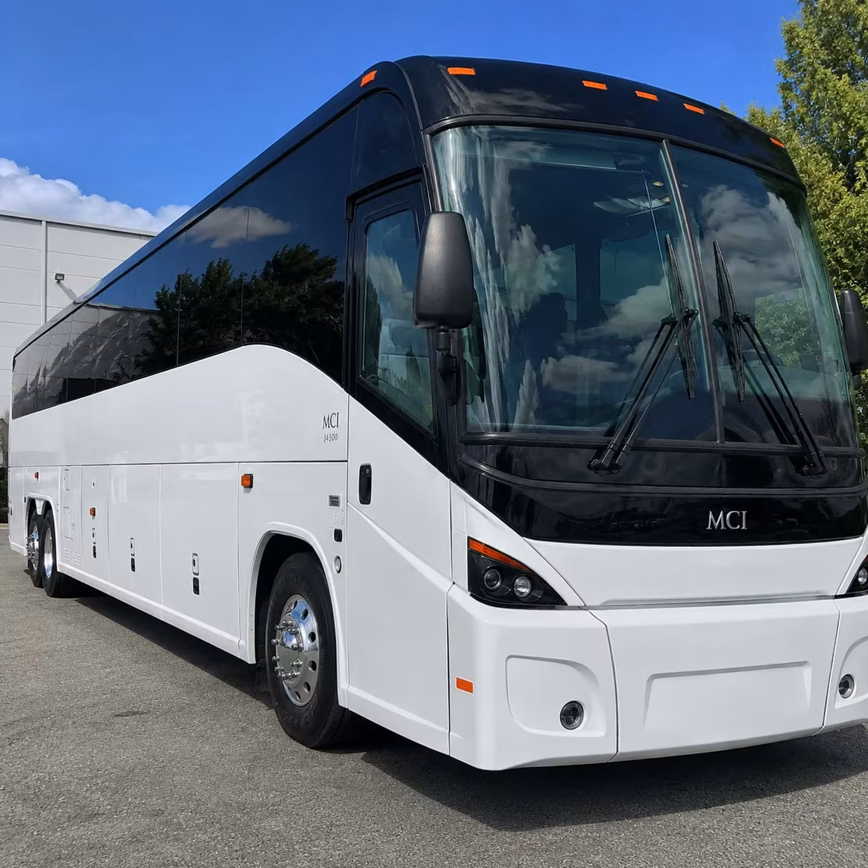 keep your norwalk wedding guests moving smoothly between the airport and your venue